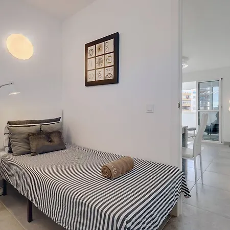 019 Stylish 3 Bed Ibensa Square Apt, Near Beach & Bars Benalmádena Exterior photo