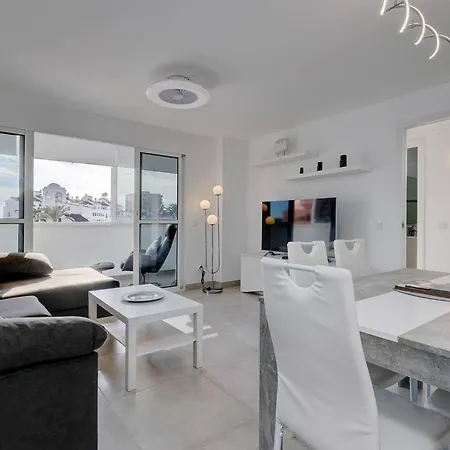019 Stylish 3 Bed Ibensa Square Apt, Near Beach & Bars Benalmádena Exterior photo